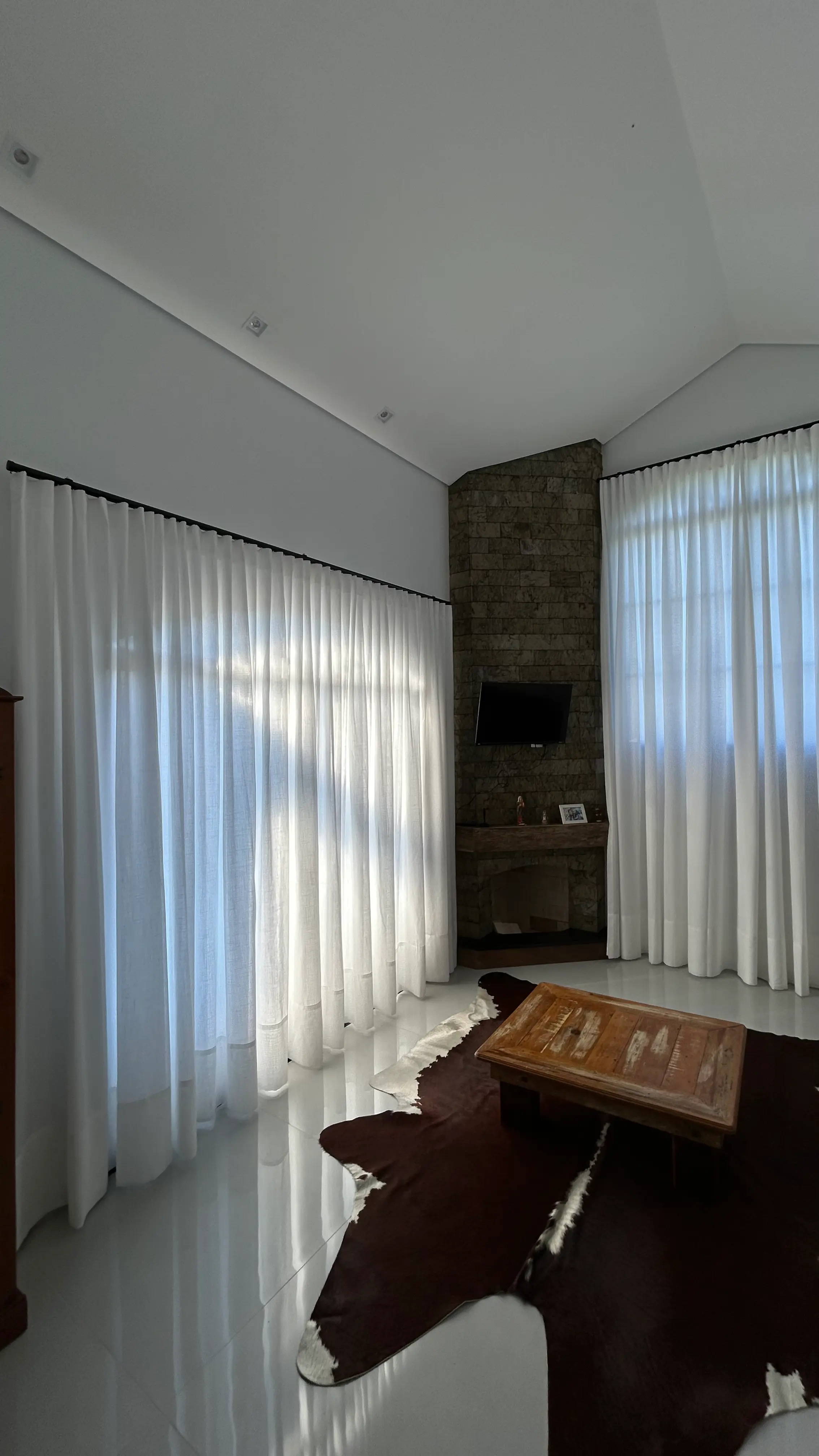 Projeto Espaço Fino - cortinas e persianas sob medida
